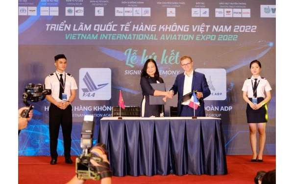 HVHK: Tham gia Triển lãm Quốc tế Hàng không năm 2022 và ký kết hợp tác với Tập đoàn ADP