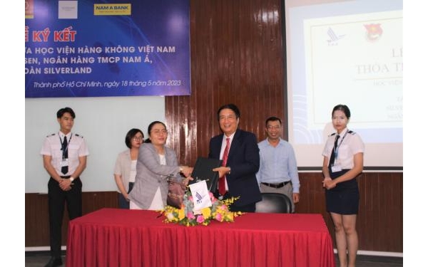 Nhiều doanh nghiệp lớn đến Học viện Hàng không Việt Nam ký kết hợp tác