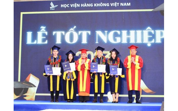 Hơn 800 tân cử nhân, kỹ sư, kỹ sư thực hành Học viện Hàng không Việt Nam chính thức gia nhập thị trường lao động